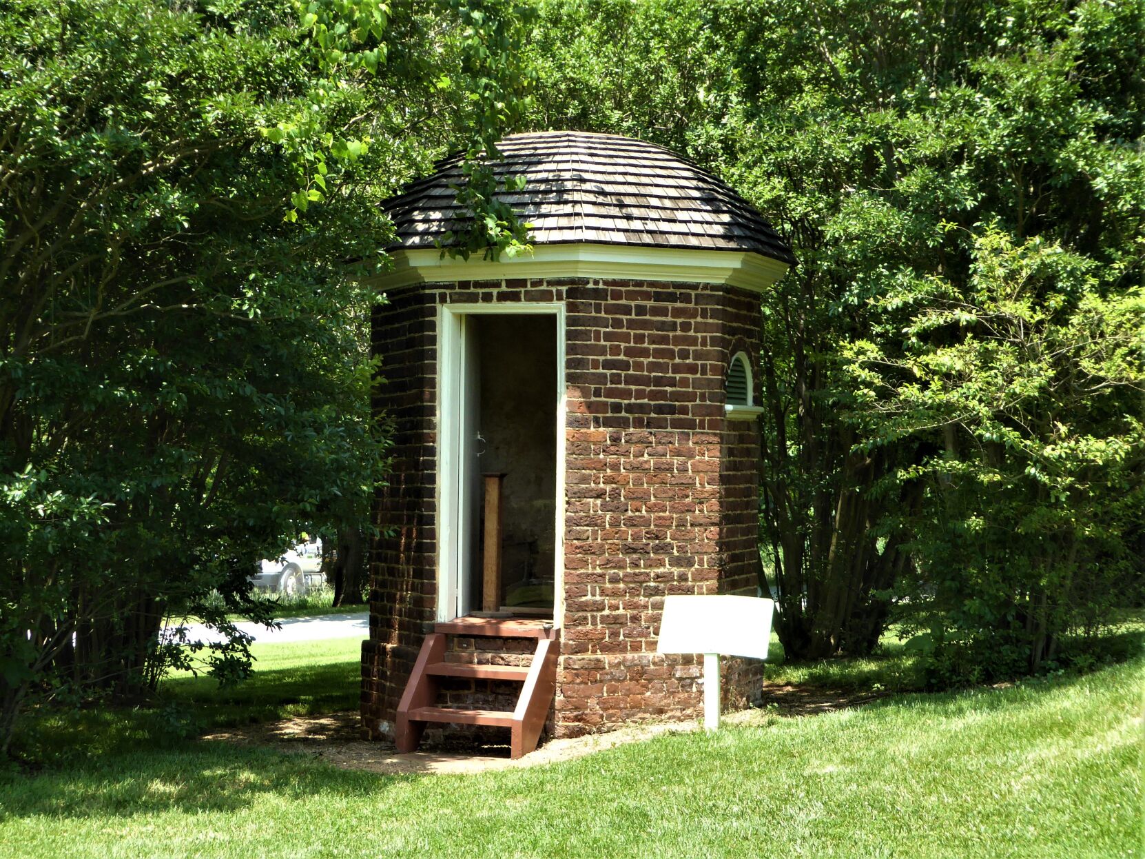 Poplar Forest privy